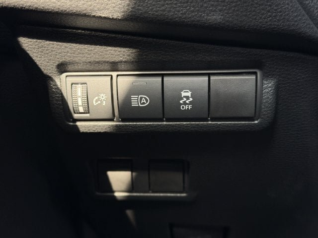 Used 2026 Toyota Corolla Cross LE FWD image 21