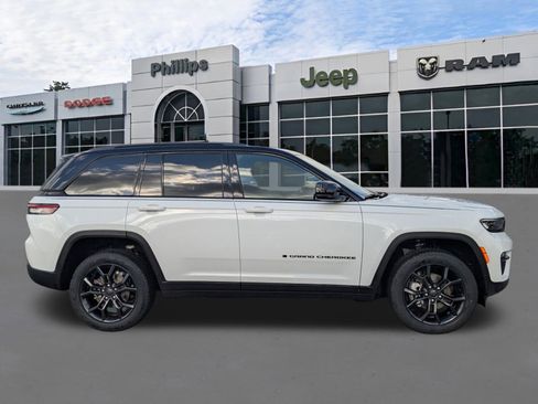 New 2025 Jeep Grand Cherokee Limited w/ Trailer Tow Package image 2