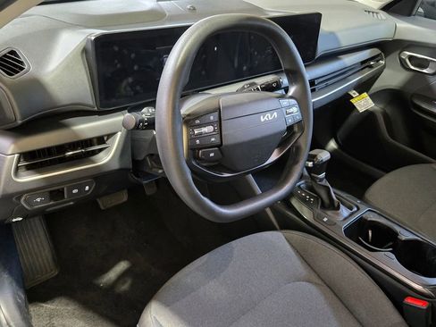 Used 2025 Kia K4 FWD image 7
