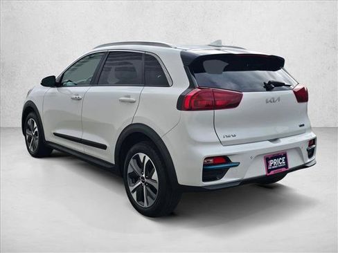 Used 2022 Kia Niro EX Premium image 3