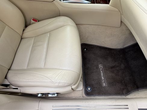 Used 2013 Lexus LS 460 w/ Comfort Pkg RWD image 43