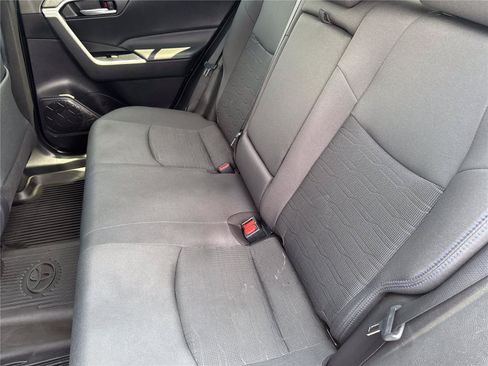 Used 2022 Toyota RAV4 SE w/ Convenience Package AWD/4WD image 32