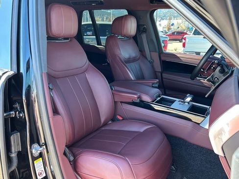 Used 2024 Land Rover Range Rover SE image 18