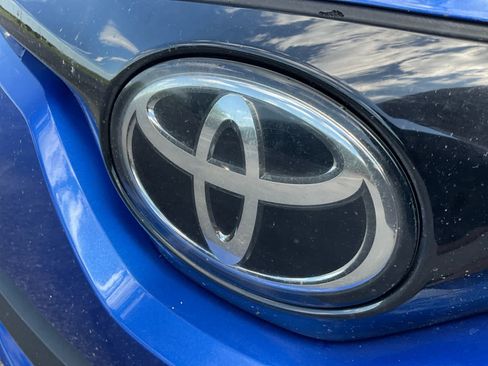 Used 2020 Toyota C-HR XLE FWD image 14
