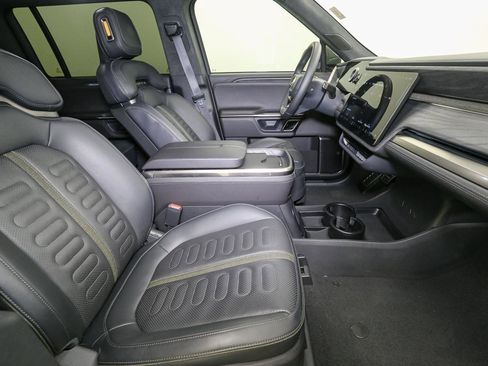Used 2023 Rivian R1S Launch Edition AWD/4WD image 18