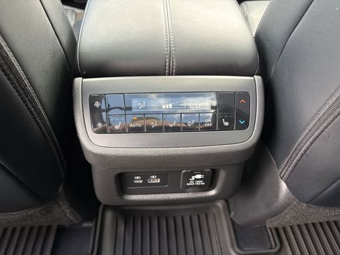 Used 2023 Nissan Pathfinder Platinum w/ Lighting Package (N92) AWD/4WD image 22
