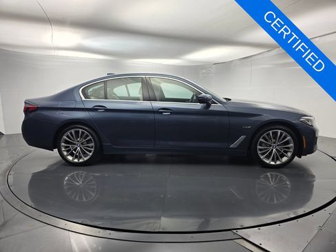 Certified 2023 BMW 530e w/ Premium Package RWD image 3