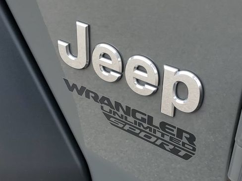Used 2019 Jeep Wrangler Unlimited Sport S AWD/4WD image 36