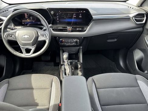 Certified 2024 Chevrolet TrailBlazer LT w/ LT Cold Weather Package FWD image 15