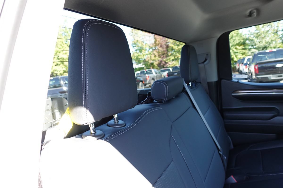 Used 2024 Chevrolet Silverado 1500 LT AWD/4WD image 33