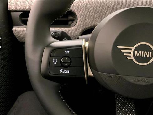 Certified 2025 MINI Cooper S image 18