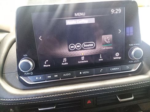 Used 2022 Nissan Rogue S FWD image 11