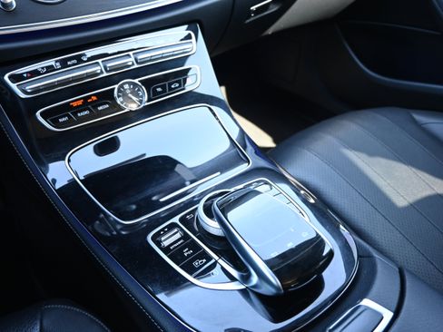 Used 2017 Mercedes-Benz E 300 image 33