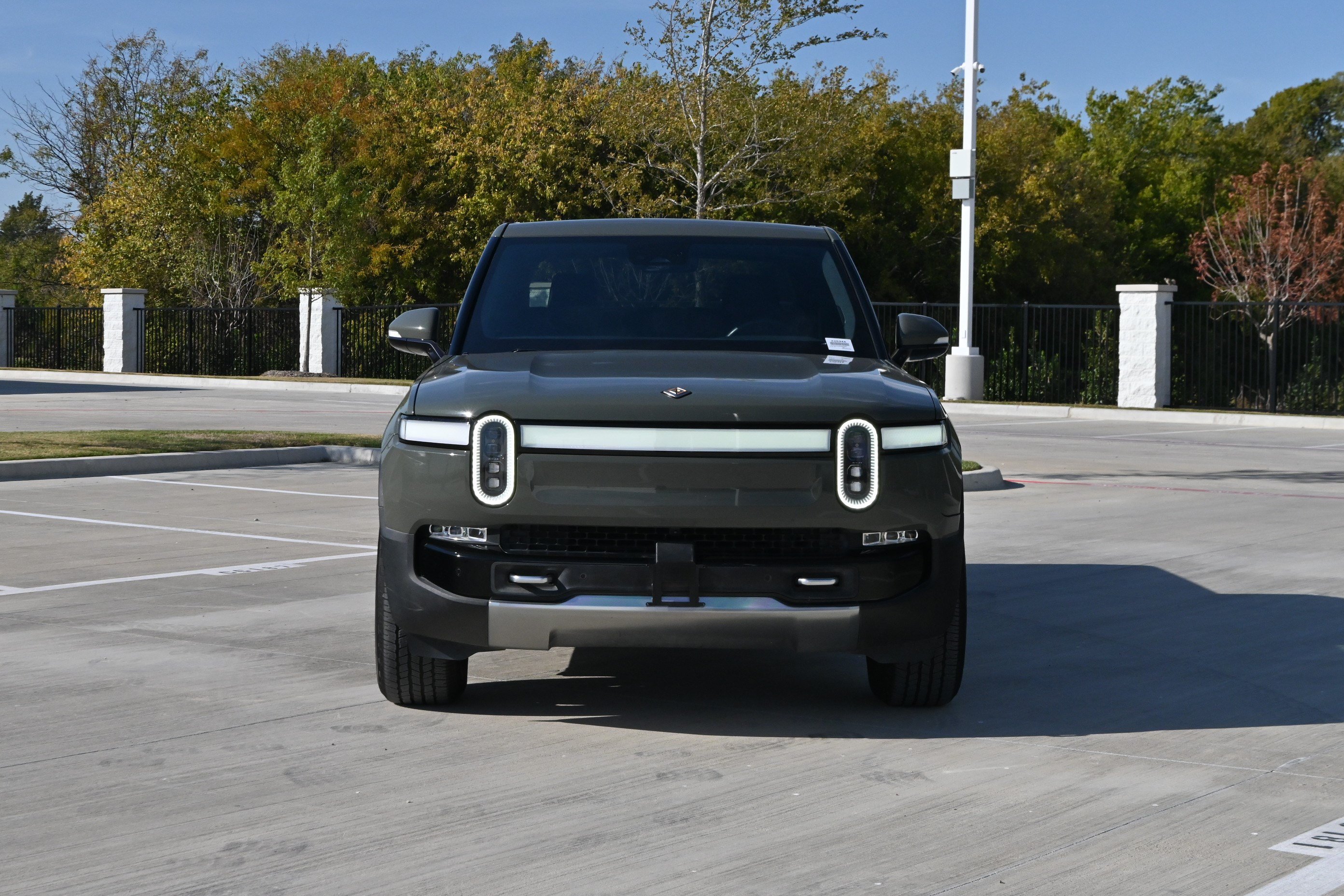 Used 2023 Rivian R1T Launch Edition AWD/4WD image 3
