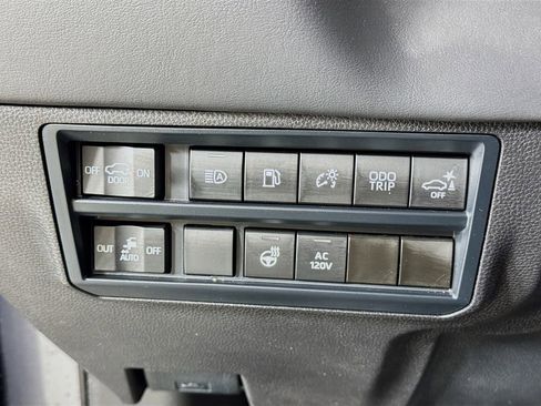 Used 2024 Toyota Sequoia Platinum AWD/4WD image 17