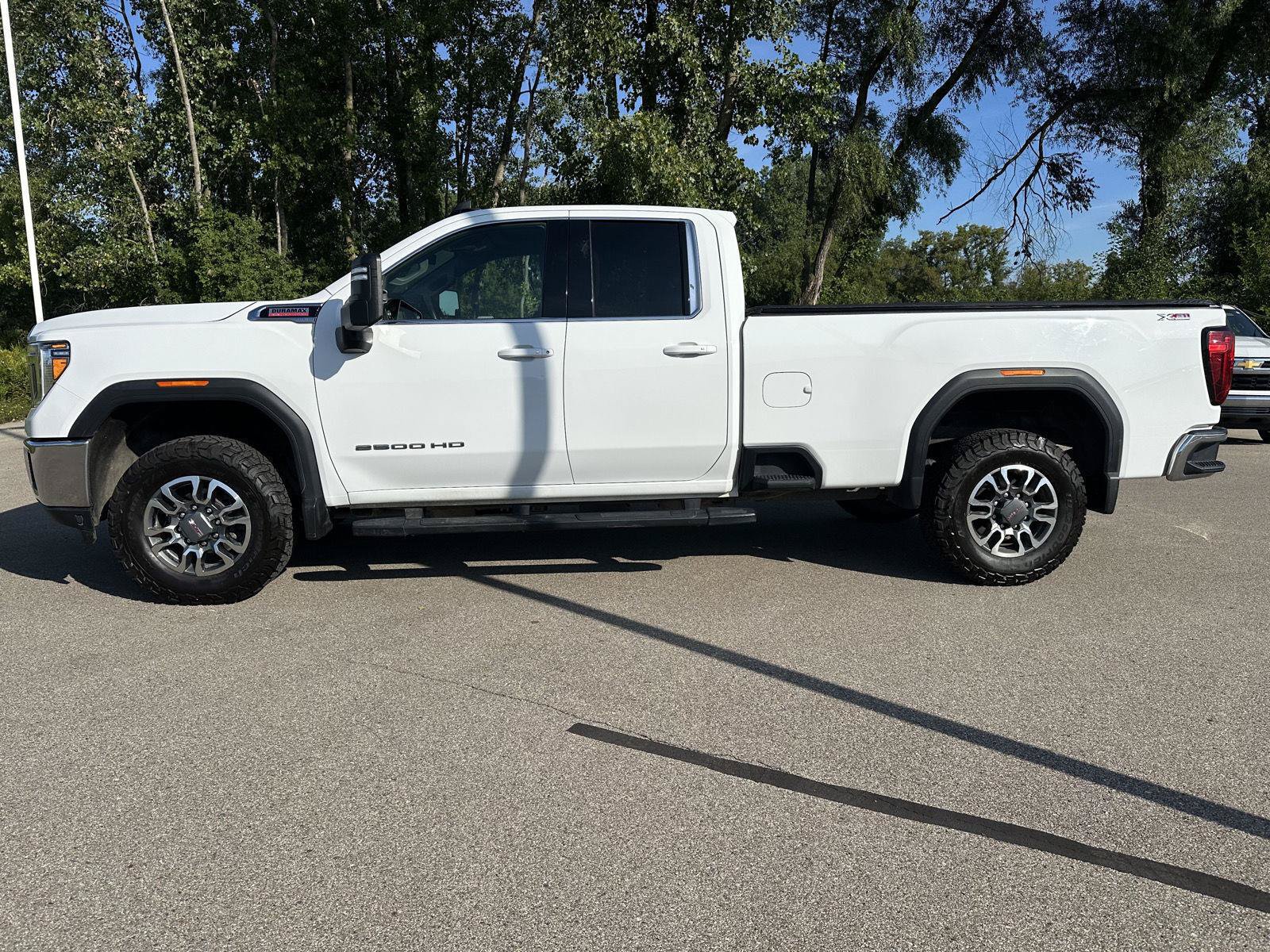 Used 2022 GMC Sierra 2500 SLE w/ SLE Convenience Package AWD/4WD image 2