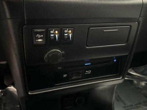 Used 2017 Toyota Sienna Limited image 32