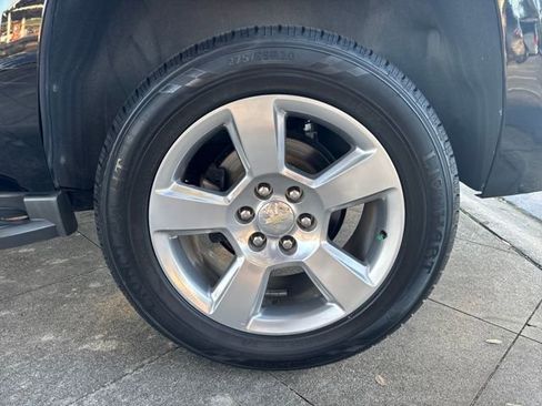 Used 2018 Chevrolet Tahoe LS w/ All-Season Package image 29