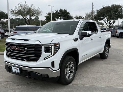 Used 2024 GMC Sierra 1500 SLT image 9