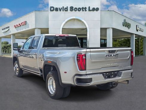 Used 2025 GMC Sierra 3500 Denali Ultimate AWD/4WD image 9