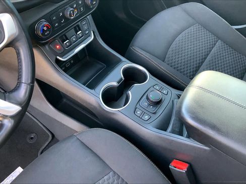 Used 2021 GMC Terrain SLE w/ Driver Convenience Package image 16