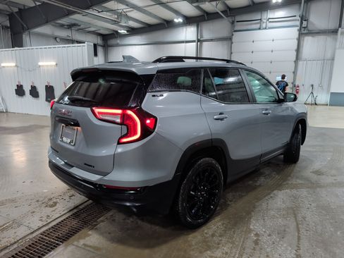 Used 2023 GMC Terrain SLE w/ Driver Convenience Package AWD/4WD image 3