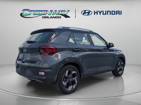 Certified 2025 Hyundai Venue Limited FWD image 8