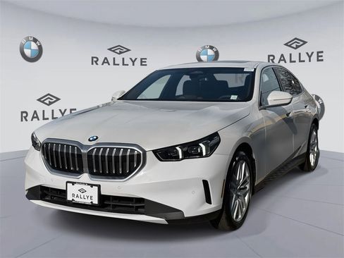 Certified 2025 BMW 530i xDrive image 3