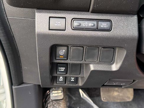 Used 2026 Nissan Frontier PRO-4X AWD/4WD image 16