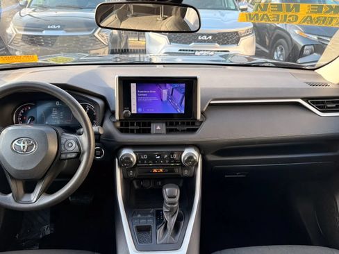 Used 2024 Toyota RAV4 XLE FWD image 15