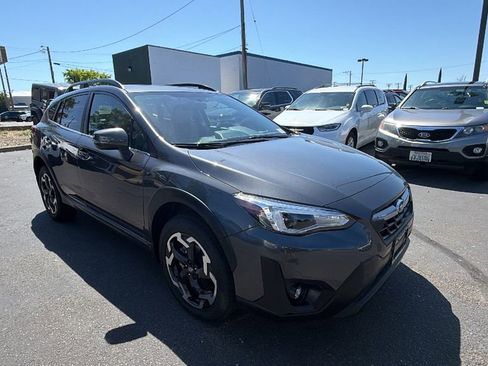 Used 2023 Subaru Crosstrek 2.5i Limited AWD/4WD image 2