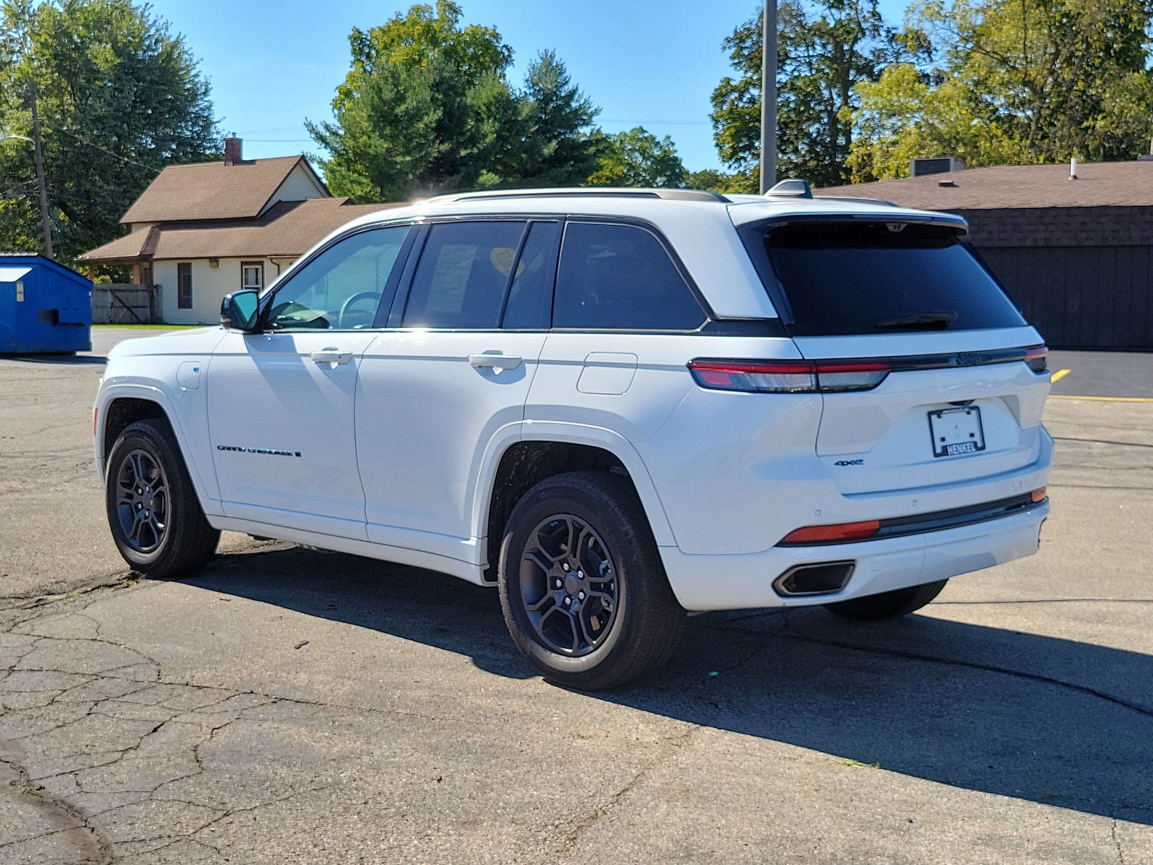 Used 2025 Jeep Grand Cherokee Limited 4xe AWD/4WD image 3