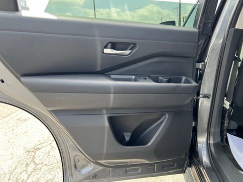 Used 2022 Nissan Pathfinder SV AWD/4WD image 39