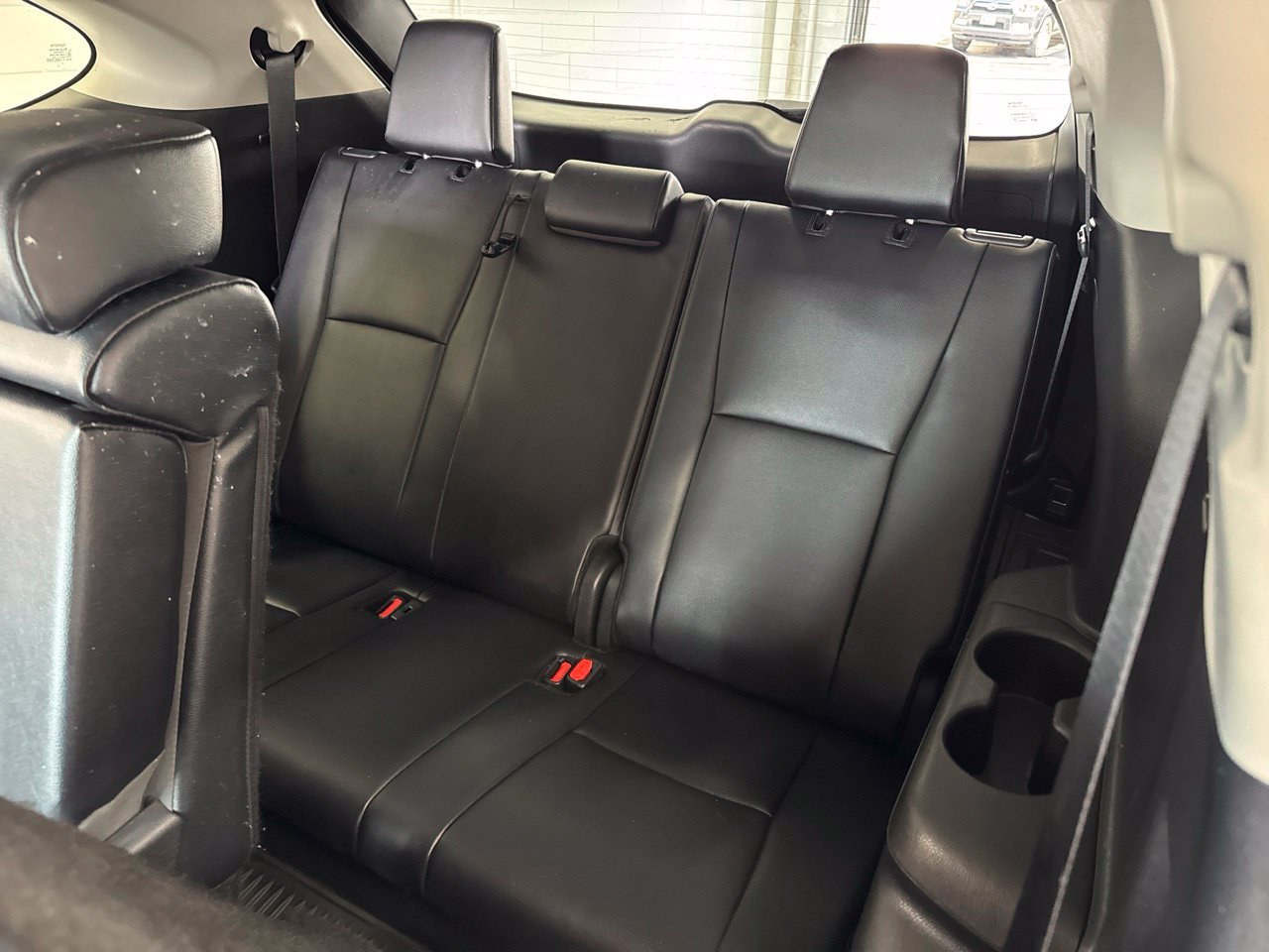 Used 2025 Toyota Highlander XLE AWD/4WD image 42