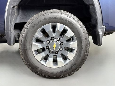 Certified 2023 Chevrolet Silverado 2500 Custom w/ Custom Value Package AWD/4WD image 31