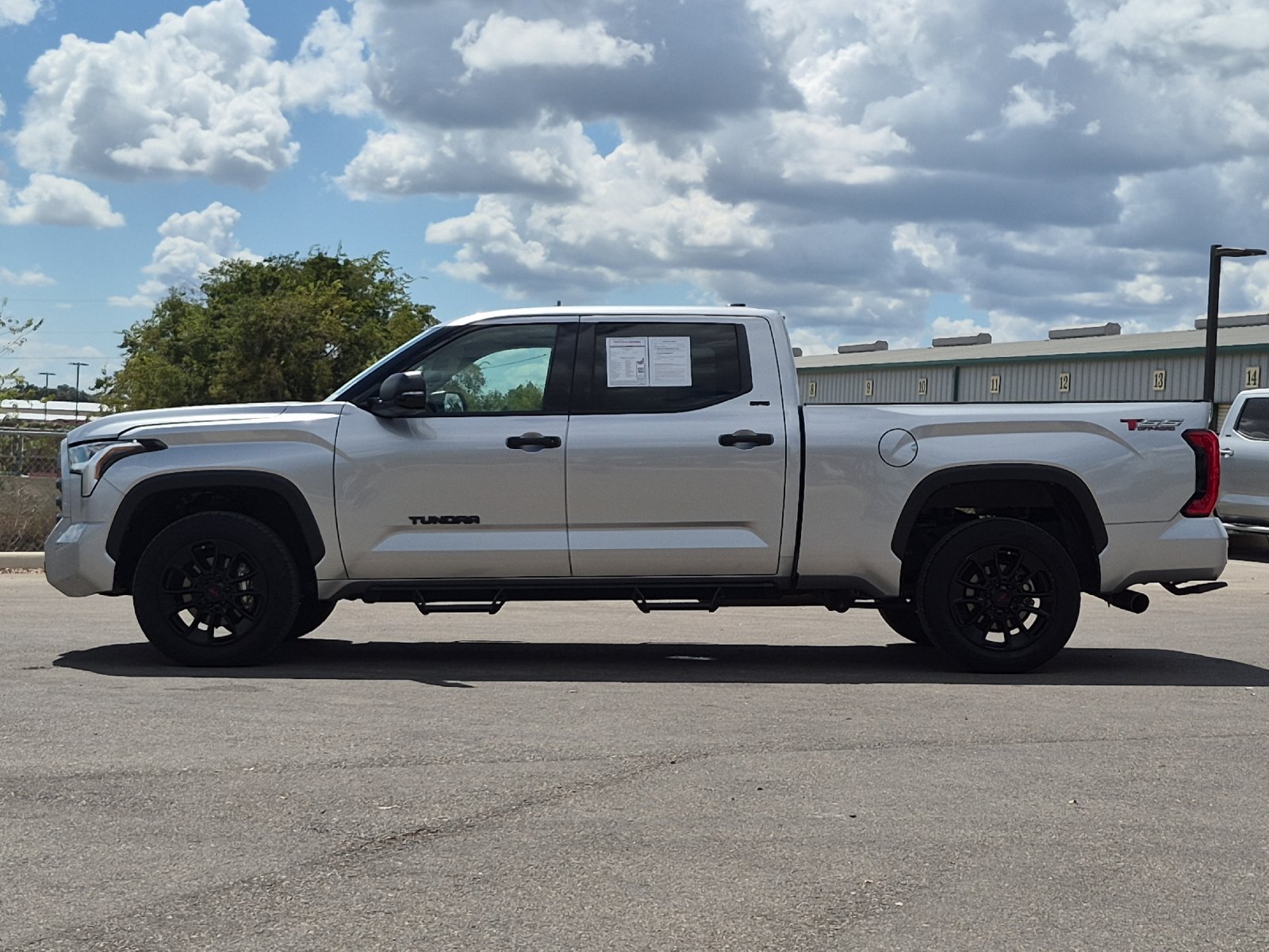Used 2023 Toyota Tundra SR5 w/ SR5 Convenience Package AWD/4WD image 2