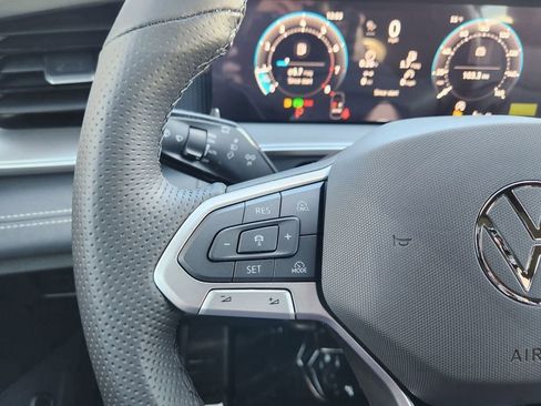 New 2026 Volkswagen Tiguan SE R-Line image 16