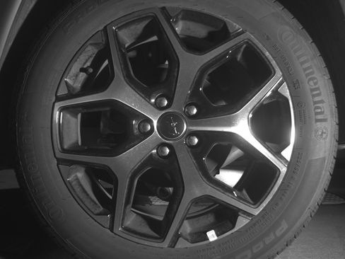 Used 2025 Jeep Compass Limited image 14