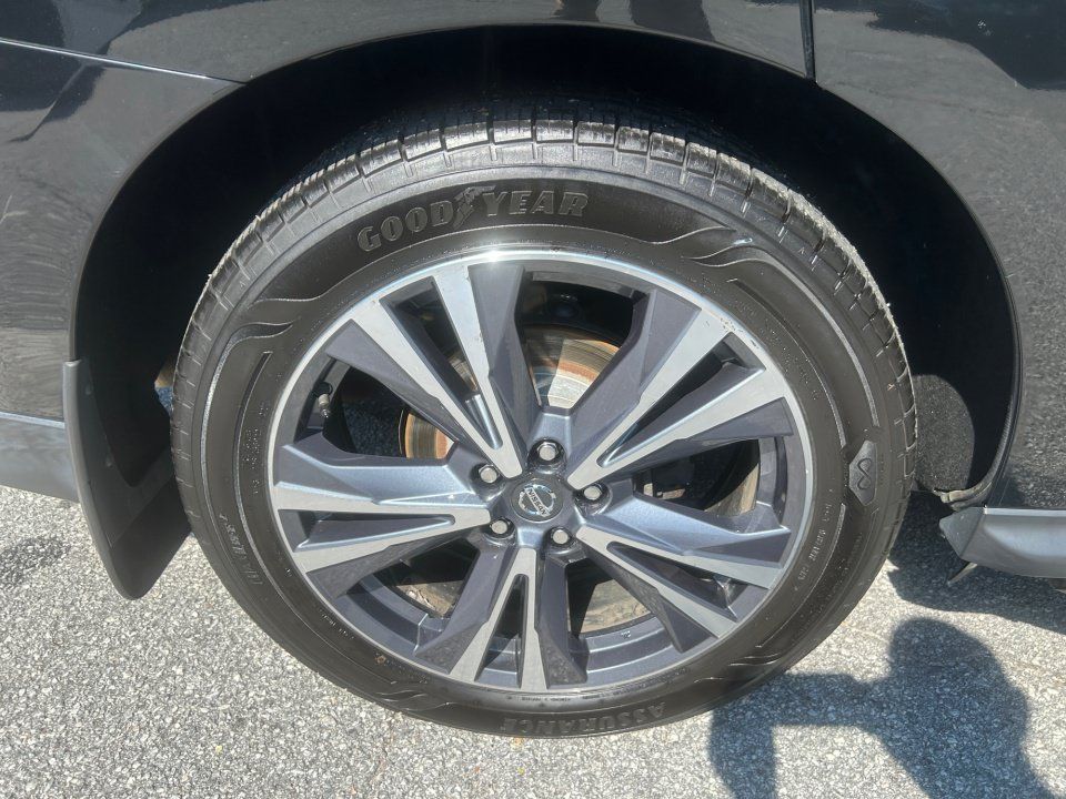 Used 2019 Nissan Pathfinder Platinum AWD/4WD image 23