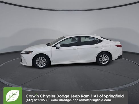 Used 2026 Toyota Camry LE FWD image 8