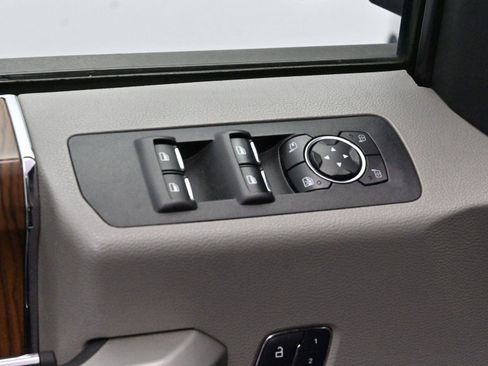 Used 2016 Ford F150 Lariat w/ Trailer Tow Package image 10