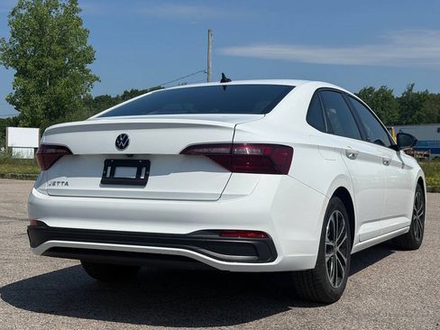 Used 2024 Volkswagen Jetta Sport FWD image 5