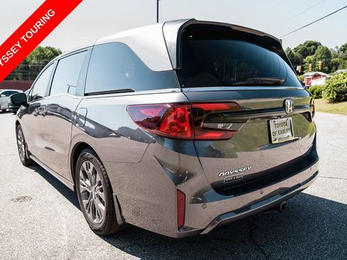 Used 2025 Honda Odyssey Touring image 5