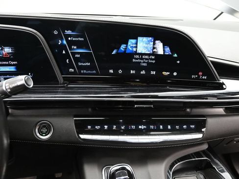 Certified 2022 Cadillac Escalade Sport w/ Touring Package AWD/4WD image 18