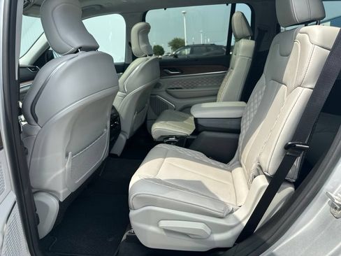 Used 2021 Jeep Grand Cherokee L Summit w/ Advanced Protech Group IV AWD/4WD image 17