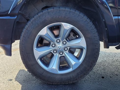 Used 2019 RAM 1500 Limited w/ Advanced Safety Group AWD/4WD image 10