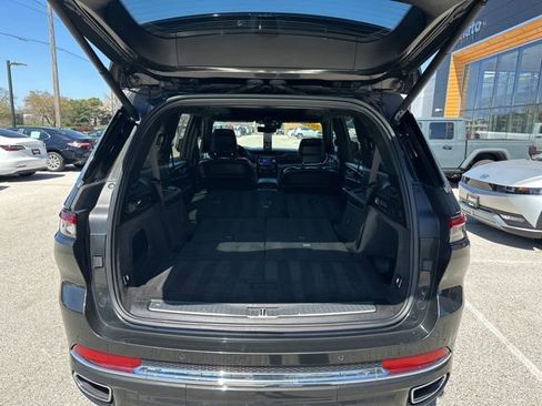 Used 2022 Jeep Grand Cherokee L Overland w/ Advanced Protech Group III image 10