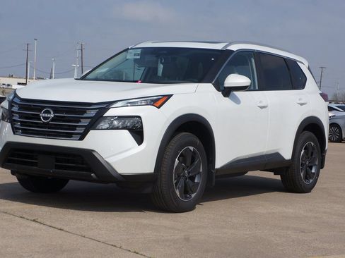 Certified 2024 Nissan Rogue SV w/ SV Premium Package AWD/4WD image 4