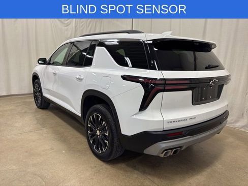 Used 2026 Chevrolet Traverse LT w/ Sun and Wheel Package AWD/4WD image 8