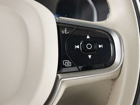 Certified 2025 Volvo XC90 B5 Plus w/ Protection Package Premier AWD/4WD image 16